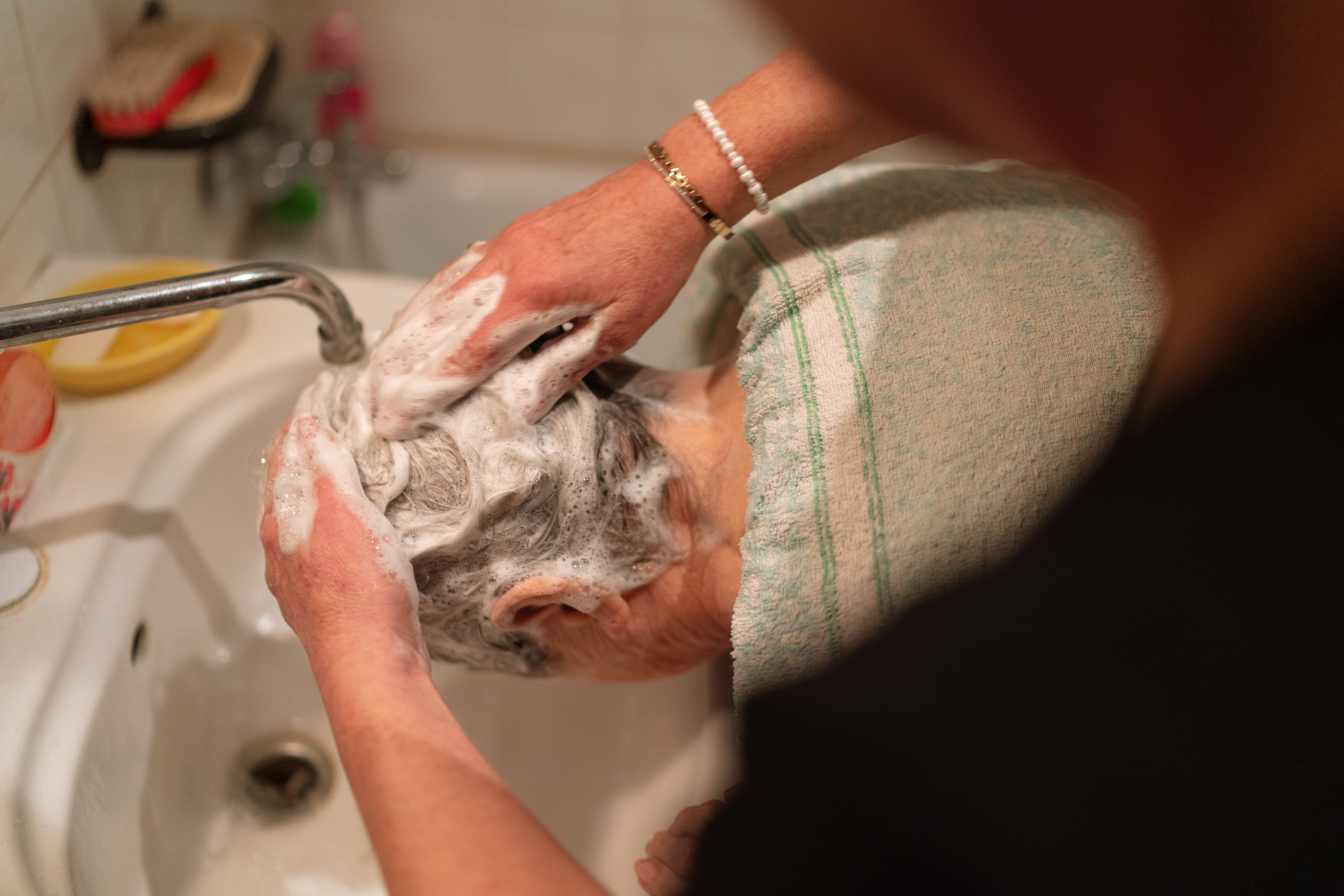 How to wash someone? A First Time Carer’s Guide